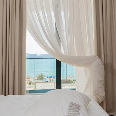 Champagne, Vlore Bay Radhimë