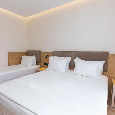 Champagne, Vlore Bay