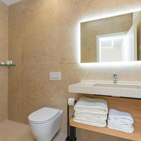 Bed and Breakfast Champagne, Vlore Bay