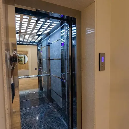 Champagne, Vlore Bay 4* Radhimë