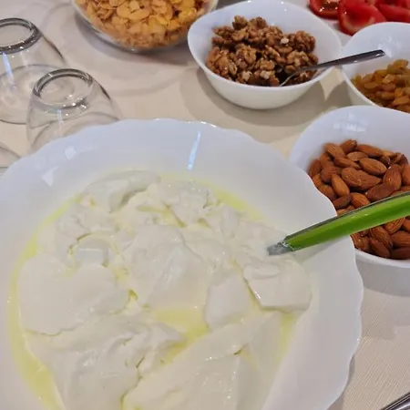 Champagne, Vlore Bay Радима