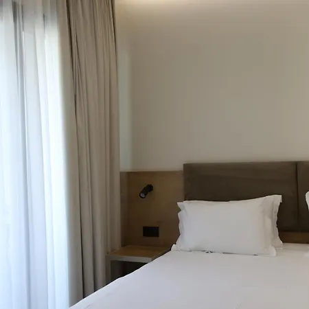 Champagne, Vlore Bay 4*