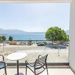 Nocleg ze śniadaniem Champagne, Vlore Bay 4*