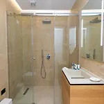 Nocleg ze śniadaniem Champagne, Vlore Bay