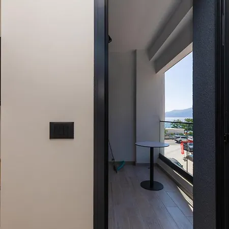 Champagne, Vlore Bay فندق مبيت وإفطار Radhimë