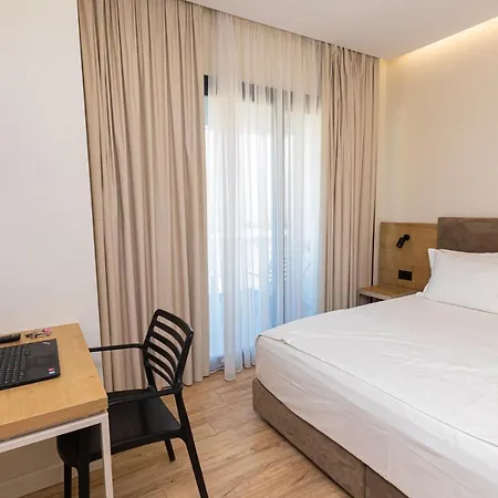 Champagne, Vlore Bay فندق مبيت وإفطار Radhimë