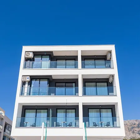 فندق مبيت وإفطار Champagne, Vlore Bay 4*