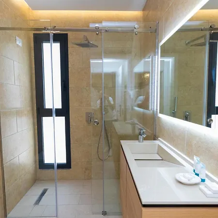 Champagne, Vlore Bay 4* Radhimë