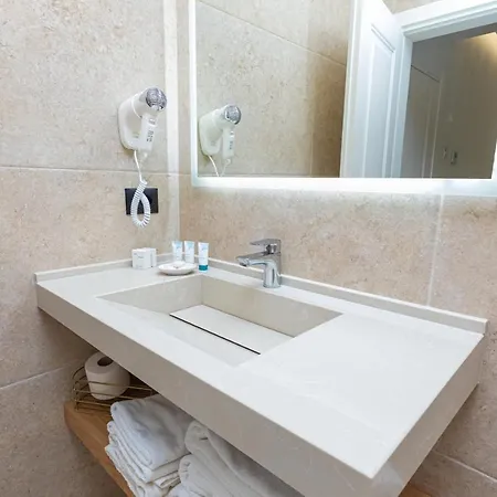 فندق مبيت وإفطار Champagne, Vlore Bay