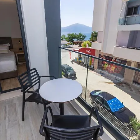 Champagne, Vlore Bay Radhimë