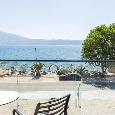 Champagne, Vlore Bay Oda ve Kahvaltı Radhimë