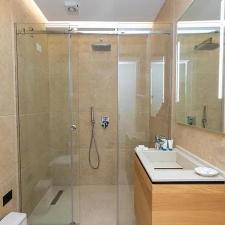 فندق مبيت وإفطار Champagne, Vlore Bay