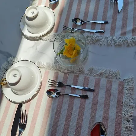 فندق مبيت وإفطار Champagne, Vlore Bay