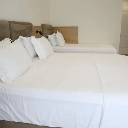 Champagne, Vlore Bay Bed & Breakfast