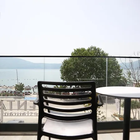 Bed & Breakfast Champagne, Vlore Bay *