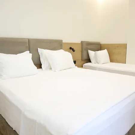 Champagne, Vlore Bay Bed & Breakfast Radhimë