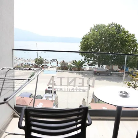 Bed & Breakfast Champagne, Vlore Bay