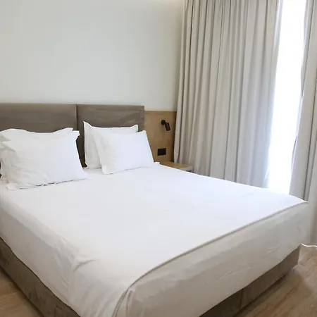 Bed & Breakfast Champagne, Vlore Bay 4*