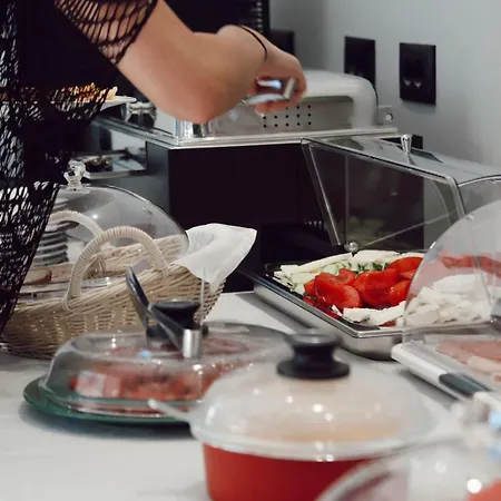 Champagne, Vlore Bay Radhimë