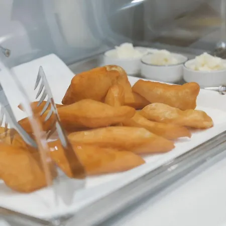 Champagne, Vlore Bay