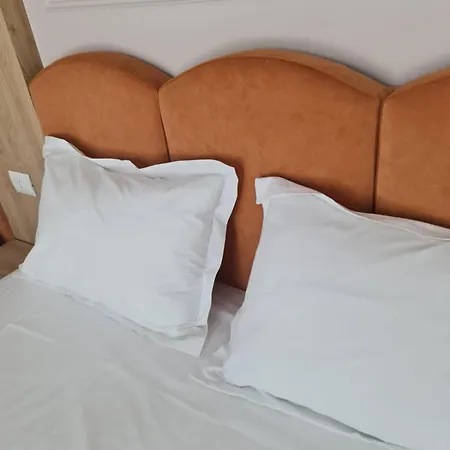 Champagne, Vlore Bay Bed & Breakfast Radhime