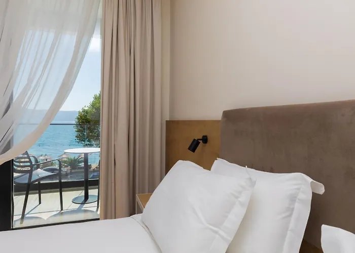 Champagne, Vlore Bay לינה וארוחת בוקר 4*