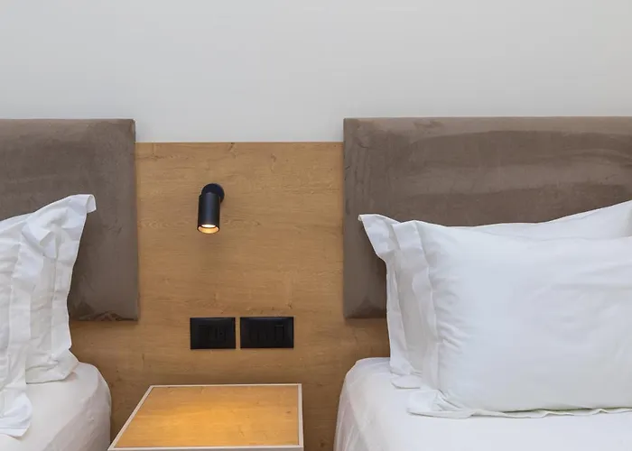 Champagne, Vlore Bay Radhimë