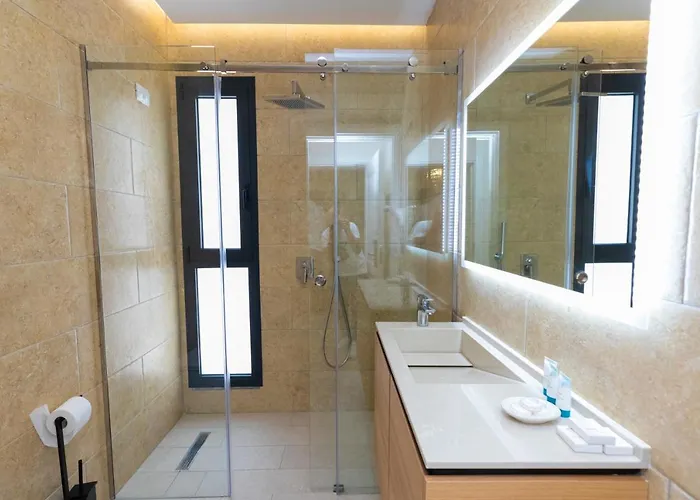 Champagne, Vlore Bay 4* Radhimë