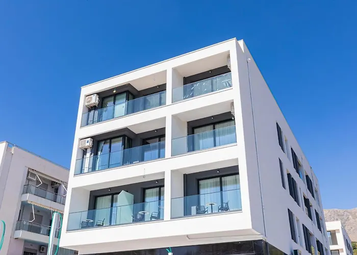 Champagne, Vlore Bay 4* Radhimë