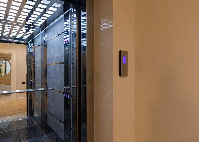 לינה וארוחת בוקר Champagne, Vlore Bay 4*