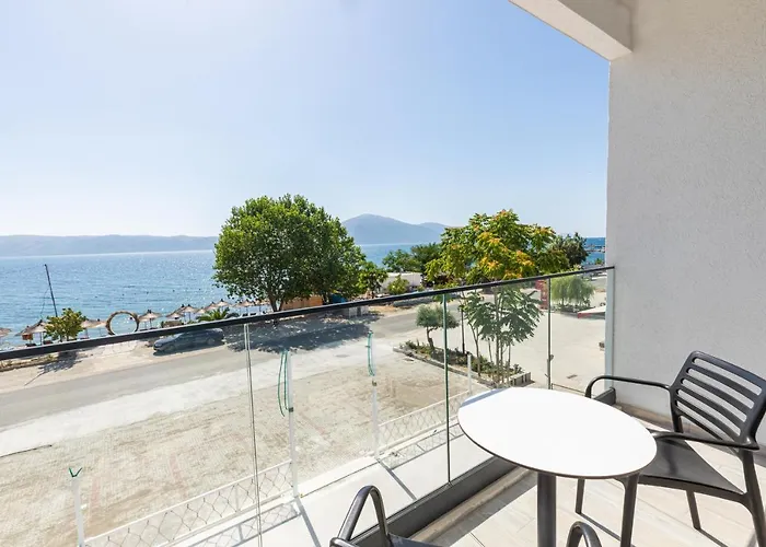 לינה וארוחת בוקר Champagne, Vlore Bay Radhimë