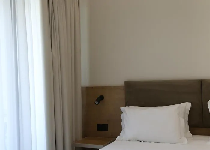 Champagne, Vlore Bay 4*