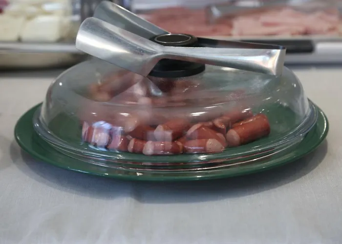 Champagne, Vlore Bay לינה וארוחת בוקר Radhimë