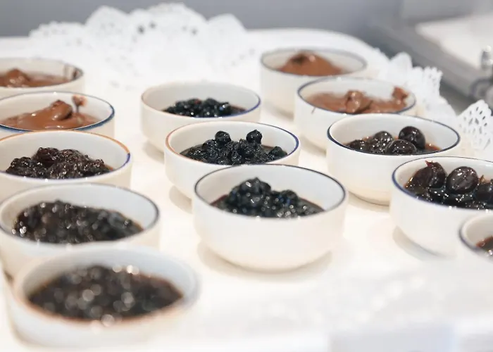 Champagne, Vlore Bay לינה וארוחת בוקר Radhimë