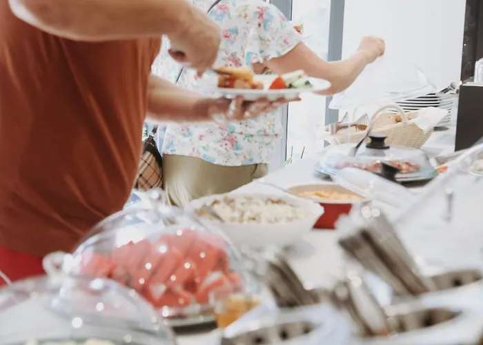 Champagne, Vlore Bay Radhimë